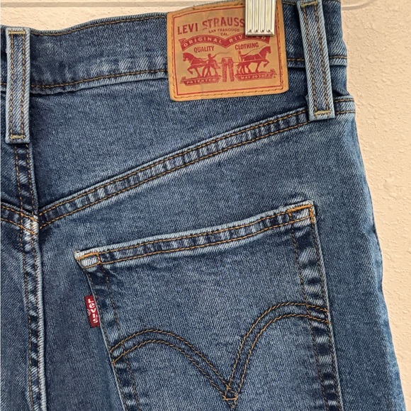LEVI’S Ribcage Straight Jeans - Picture 5 of 9